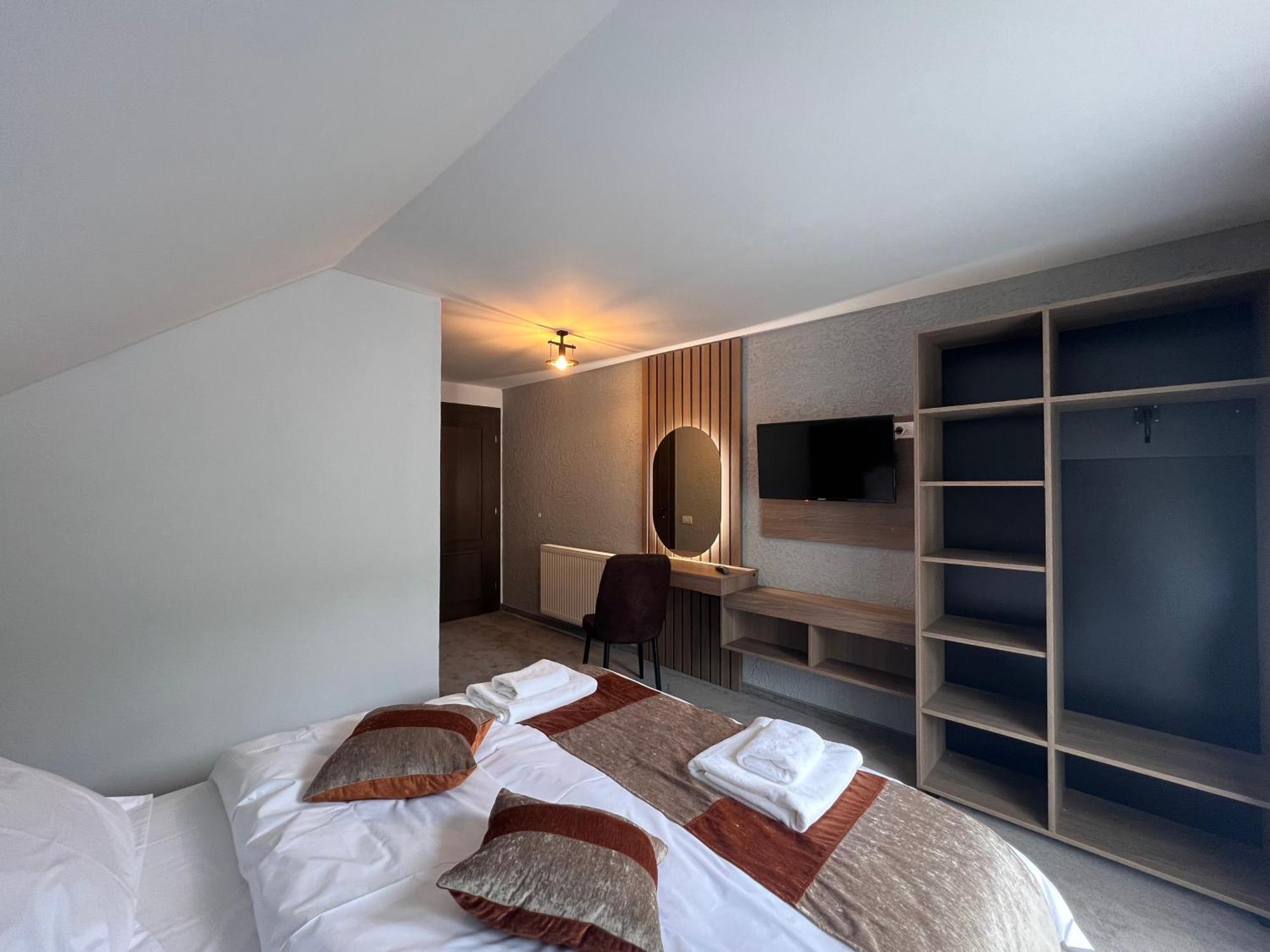 Regina Muntilor A Hotel Moeciu De Sus Ngoại thất bức ảnh