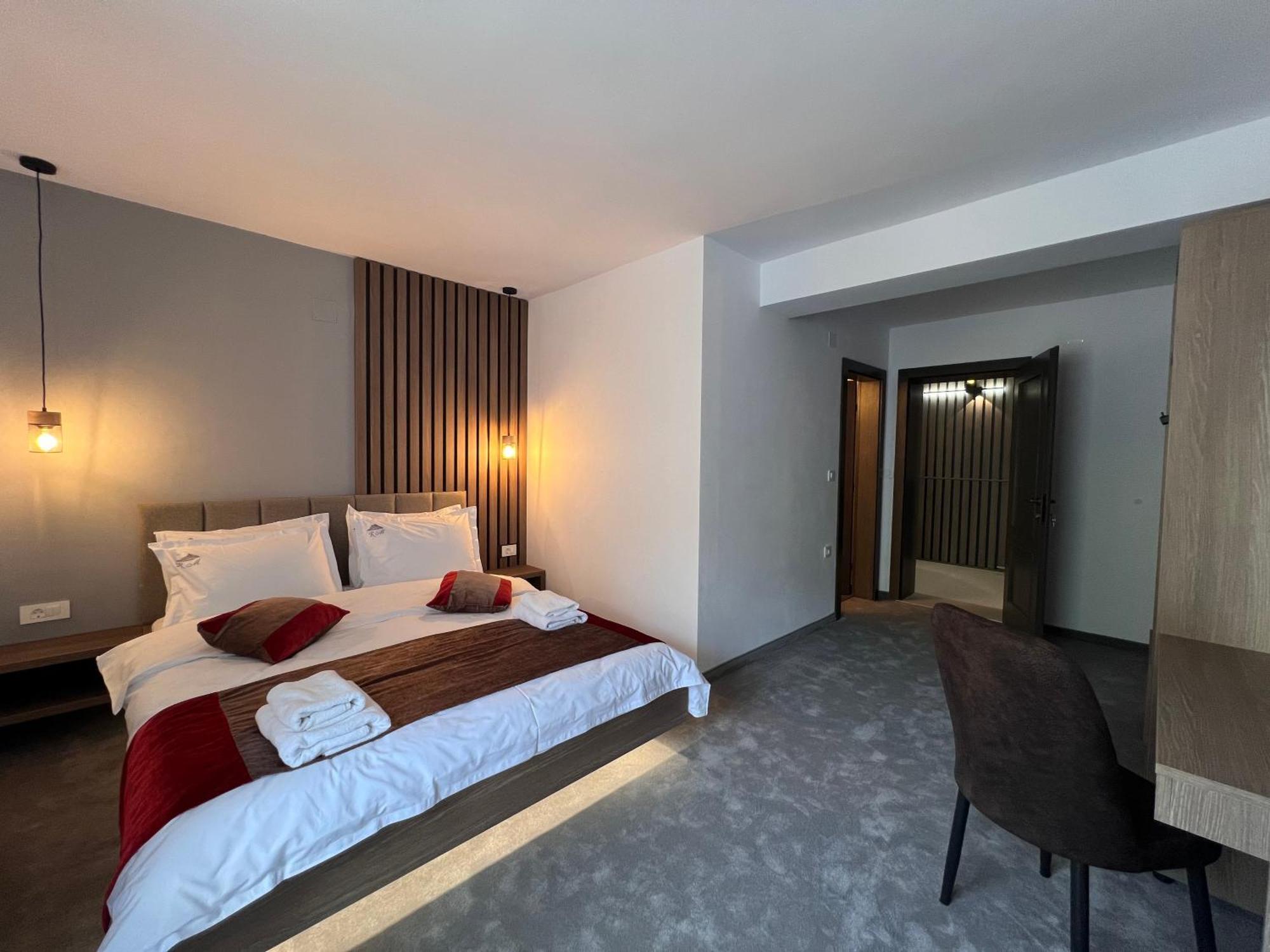 Regina Muntilor A Hotel Moeciu De Sus Ngoại thất bức ảnh